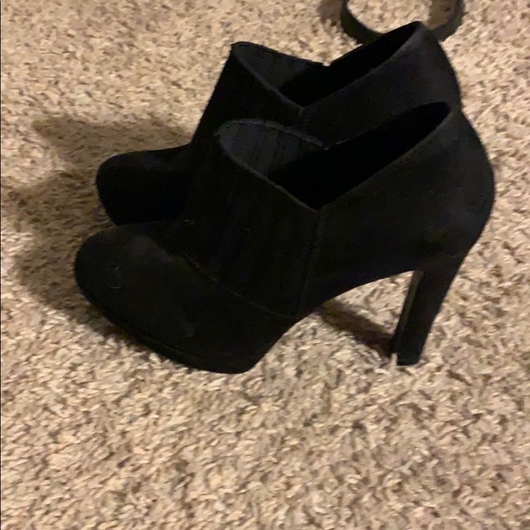 Suede heels - Picture 2 of 3